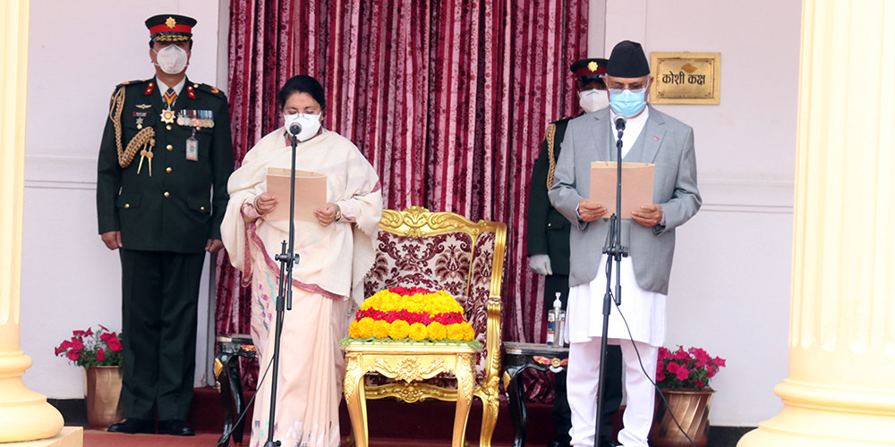 प्रधानमन्त्रीको शपथ र सातमन्त्रीविरुद्ध रिट निवेदन